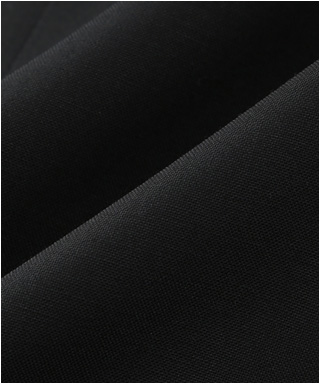 服地はやわらかな手触りのウール100％　1908061-A