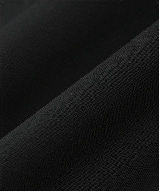 1着は持っておきたい定番のブラック無地　1908261-A