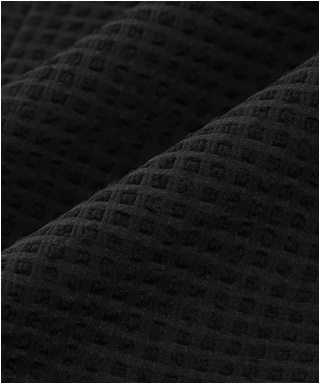 軽いワッフル調の生地感は涼しげな印象　1908461-A