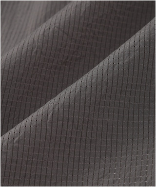 軽量仕立てでオフでも活躍する1着　1908861-C