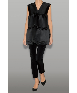 ノースリーブVネックフロントボリュームブラウス