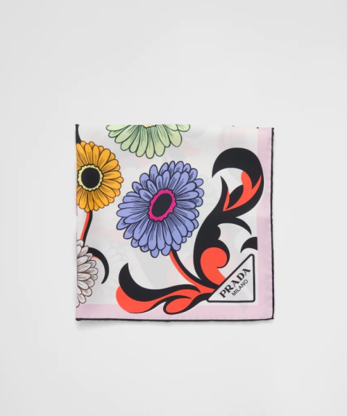 PRADA プリントツイル スカーフ ホワイト TU PRADA プリントツイル スカーフ ホワイト TU