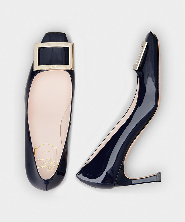 ベル ヴィヴィエ トランペット」パテントレザー パンプス