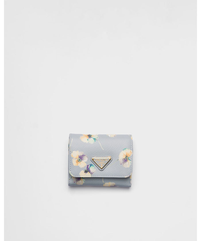 【s a.】 PRADA プリント サフィアーノレザー 三つ折り財布 PRADA】プリント入りサフィアーノレザー 財布 (PRADA/折りたたみ財布