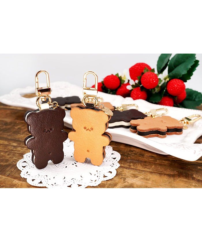 くまちゃんクッキーサンドのキーホルダー(Z25DB012)｜阪急百貨店公式