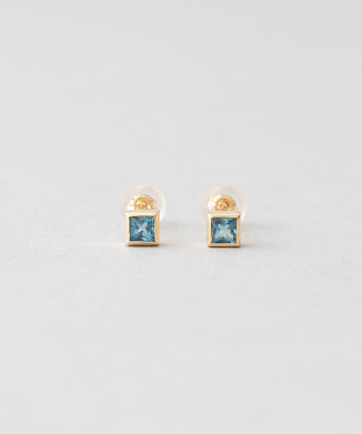 K10ピアス