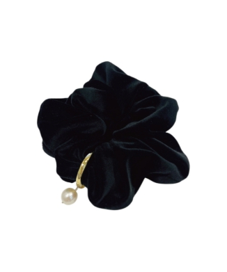 Freshwater Baroque Pearl Velour  Scrunchies（フレッシュウォーターバロックパールベロアスクランチ）