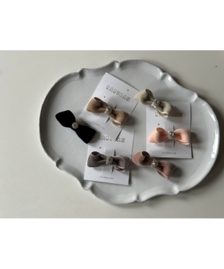 「ラリュバン」ツイストベルベットクリップ