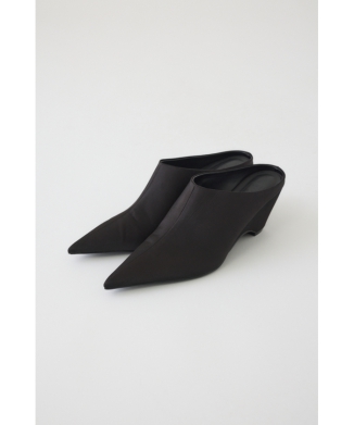Pointed satin mule