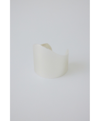 Smooth curved cuffs bangle