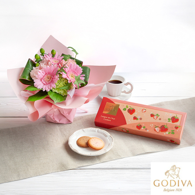 生花そのまま飾れるブーケ＆ゴディバ「あまおう苺ラングドシャクッキーアソートメント」