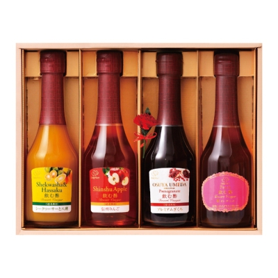 ミニカーネーション付 人気の桃の酢入り 飲む酢 250ml 4本詰合せ