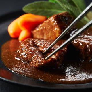 牛肉の赤ワイン煮(ブフ ブルギニョン)