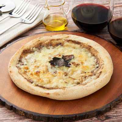 ピッツァ タルトゥーフォ(黒トリュフピッツァ)