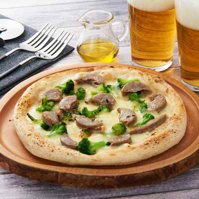 ピッツァ サルシチャとブロッコリー