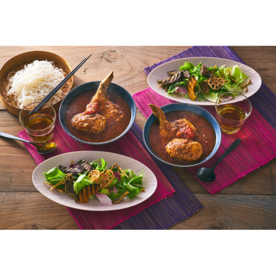 野菜と食べる チキンとハンバーグのスープカレー