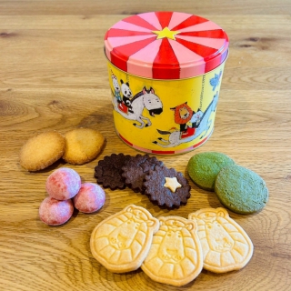 メリーゴーランドクッキー缶