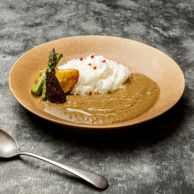 白トリュフ香る オーツミルクと茸のヴィーガンカレー