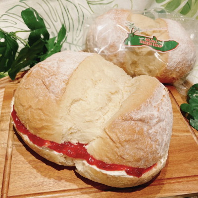 モロカイブレッド(ラズベリーパイン＆クリームチーズ)