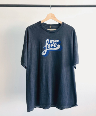 LOVE Tシャツ