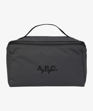 Eric Pouch