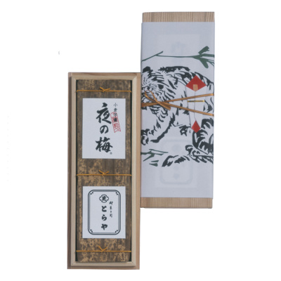 印籠杉箱入 大形羊羹 1本入