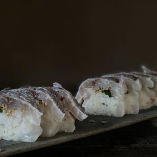 名残の桜鯛棒寿司