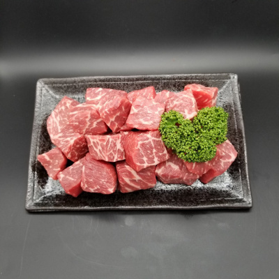 香川県産讃岐ワインビーフカレー・シチュー用 550g≪クール便・冷蔵≫