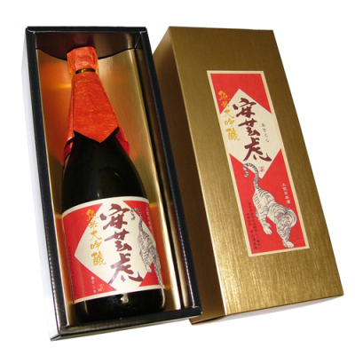 「安芸虎」純米大吟醸 （箱入）720ml[N-057]