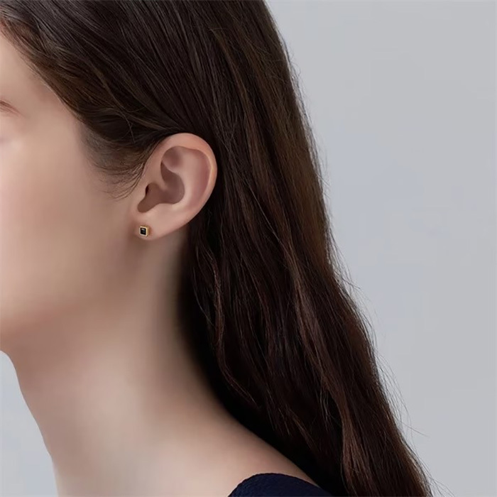 Fillyjonk ピアス　片耳 Fillyjonk / シルバームーン ピアス/イヤリング – Fuligo / Fuligoshed