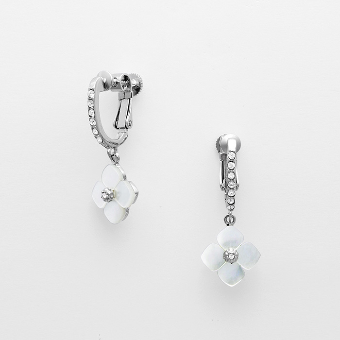 【はくとん( 'ω')ŧ‹\"ŧ‹\"】モザイクホワイトシェルのイヤリング はくとん( 'ω')ŧ‹