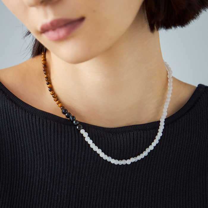 ブラックゴムネックレス 四角いチャーム付き ジェムネックレス ブラックカルセドニー×タイガーアイ×クォーツ_65330