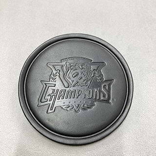 牛革コースター Vロゴ素押し【阪神タイガース リーグ優勝記念ロゴ入り】