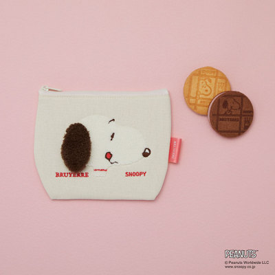 スヌーピー meets ブリュイエール もこもこ刺繍ポーチ(オフホワイト)＜1月21日から1月25日お届け＞