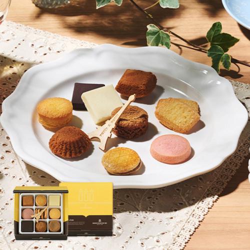 さまざまな種類のクッキーが器に盛られている