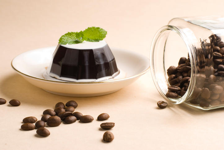 コーヒーゼリーとコーヒー豆