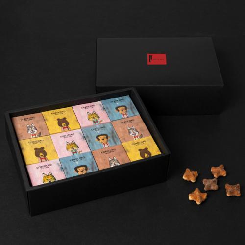 黒い箱に入ったワッフル・ケーキの店 R.L(エール・エル)の「コロコロワッフル キューブ12個セット」
