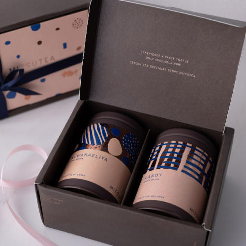ミツティーのセイロンティー2缶紅茶ギフトが置かれている