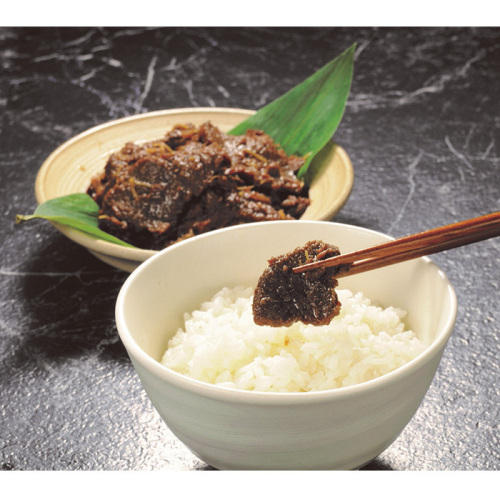 白いご飯の上にのったあしや竹園の神戸牛佃煮