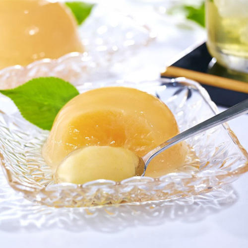 器に盛られた清水白桃ゼリー