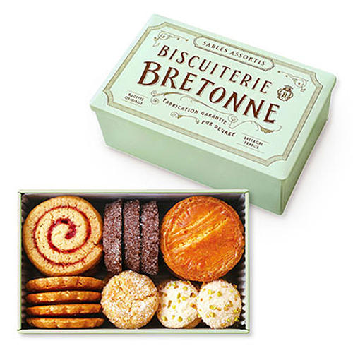 ペールグリーンの缶入り「ビスキュイテリエ ブルトンヌ」ブルターニュ クッキーアソルティ