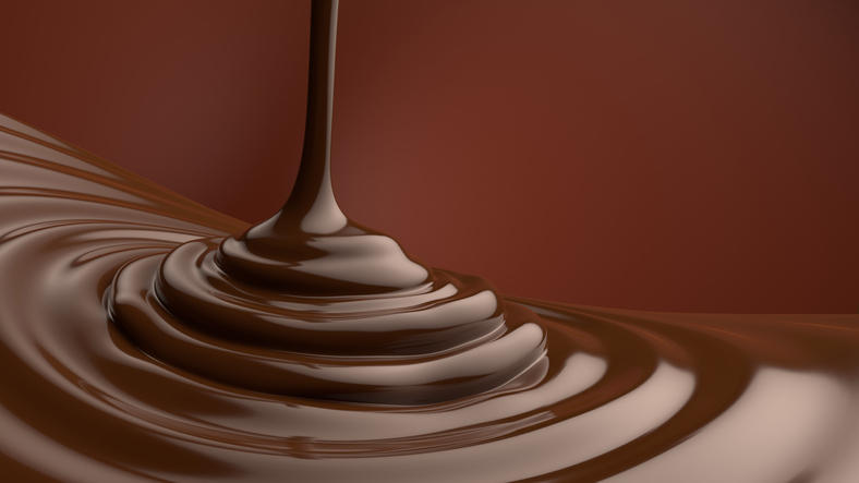 溶けたチョコレートが上から流れてきている様子