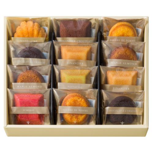 クリーム色の箱に入ったブールミッシュの焼き菓子