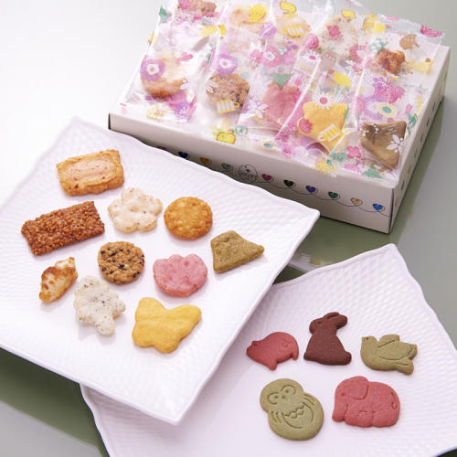 ベージュの箱に入ったあげもちココロの「irodori-Cocoro 25個入」