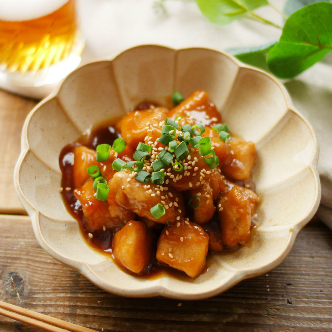 和皿に盛り付けられたてりポンチキン