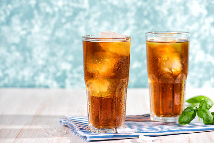 「水出し紅茶」の魅力や淹れ方とは。上品な味わいの爽やかなドリンク