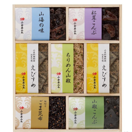 ベージュの箱に入った小倉屋山本 えびすめ詰合せ