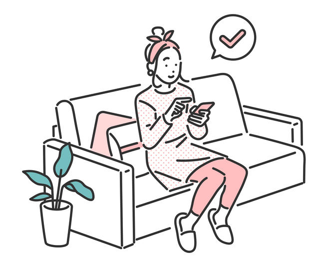ソファーでスマートフォンを操作する女性のイラスト