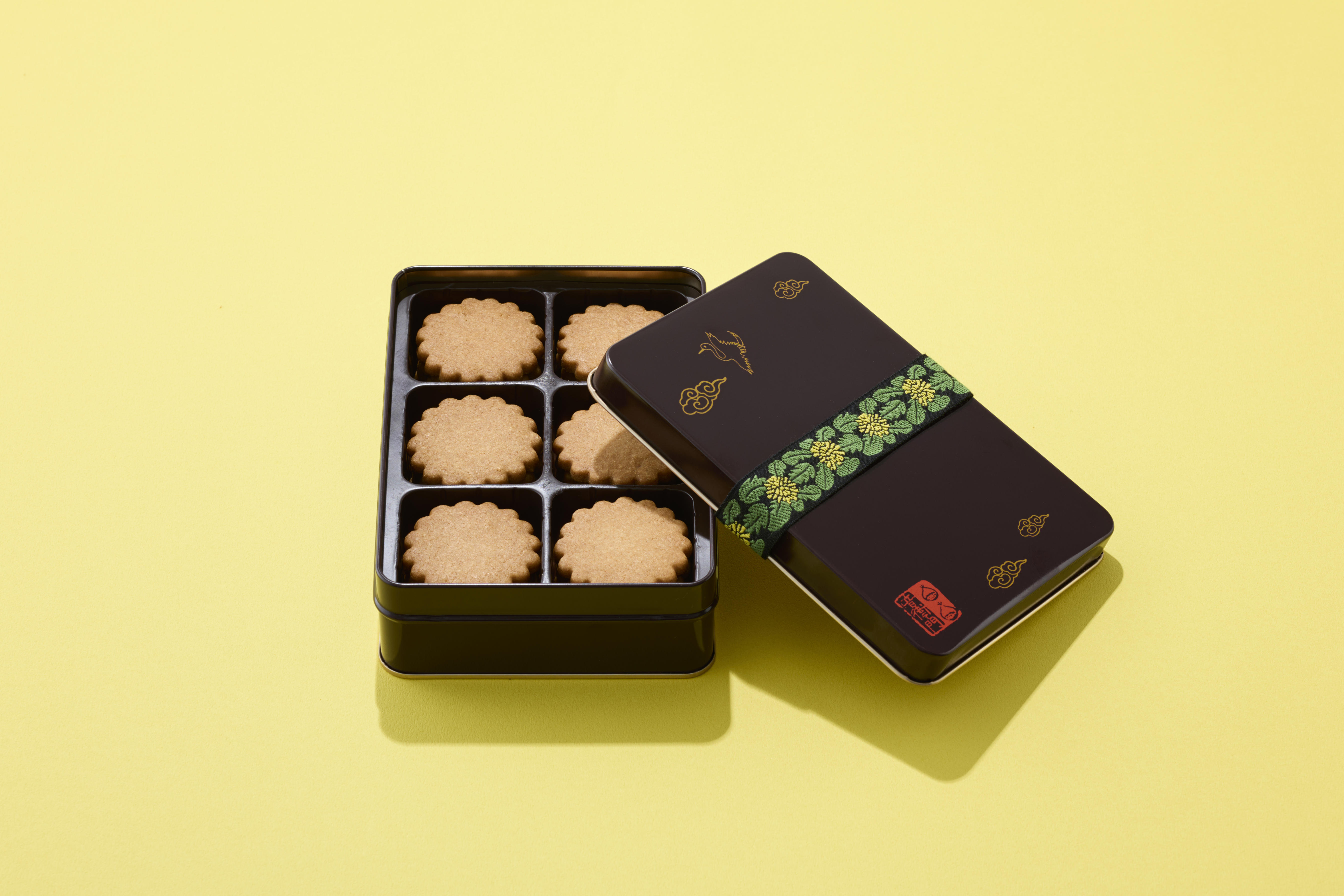 「足立音衛門」クッキー缶