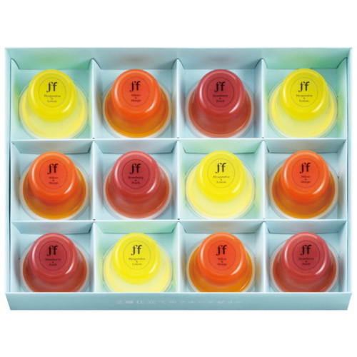 青い箱に入ったユーハイムの「2層仕立てのフルーツゼリー」